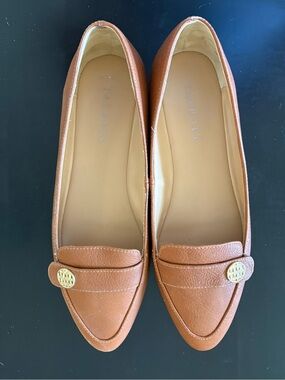 Talbots Cognac Brown Leather Pointed-Toe Loafers with Gold Emblem Size 7-1/5